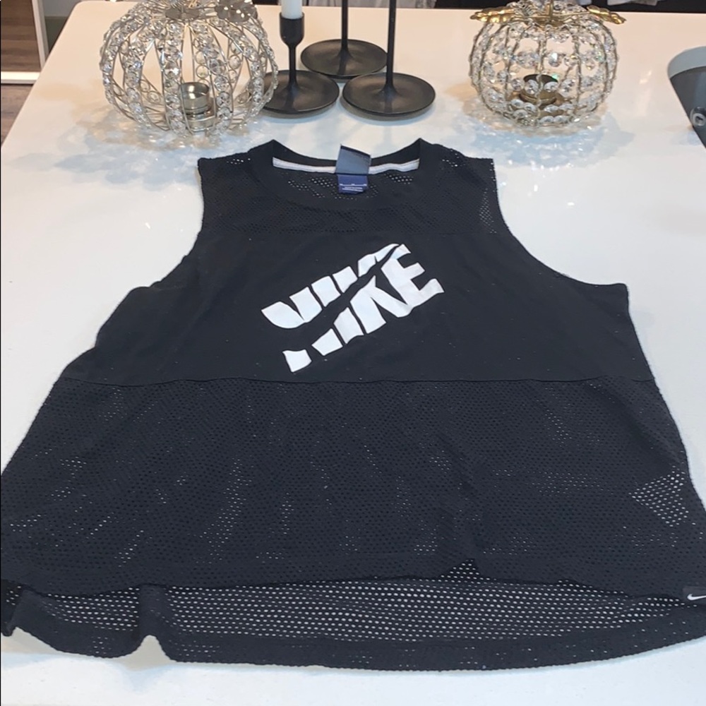 Sleeveless Nike mesh muscle shirt
